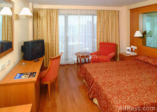 Tryp Bosque 6